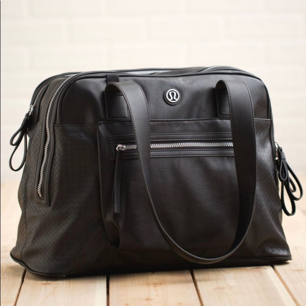 Lululemon Sweat & Go Bag in Black